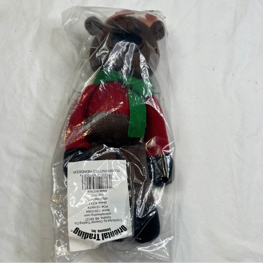 Oriental Trading Co. Reindeer with scarf Long Plush Stuffed Animal A*1123